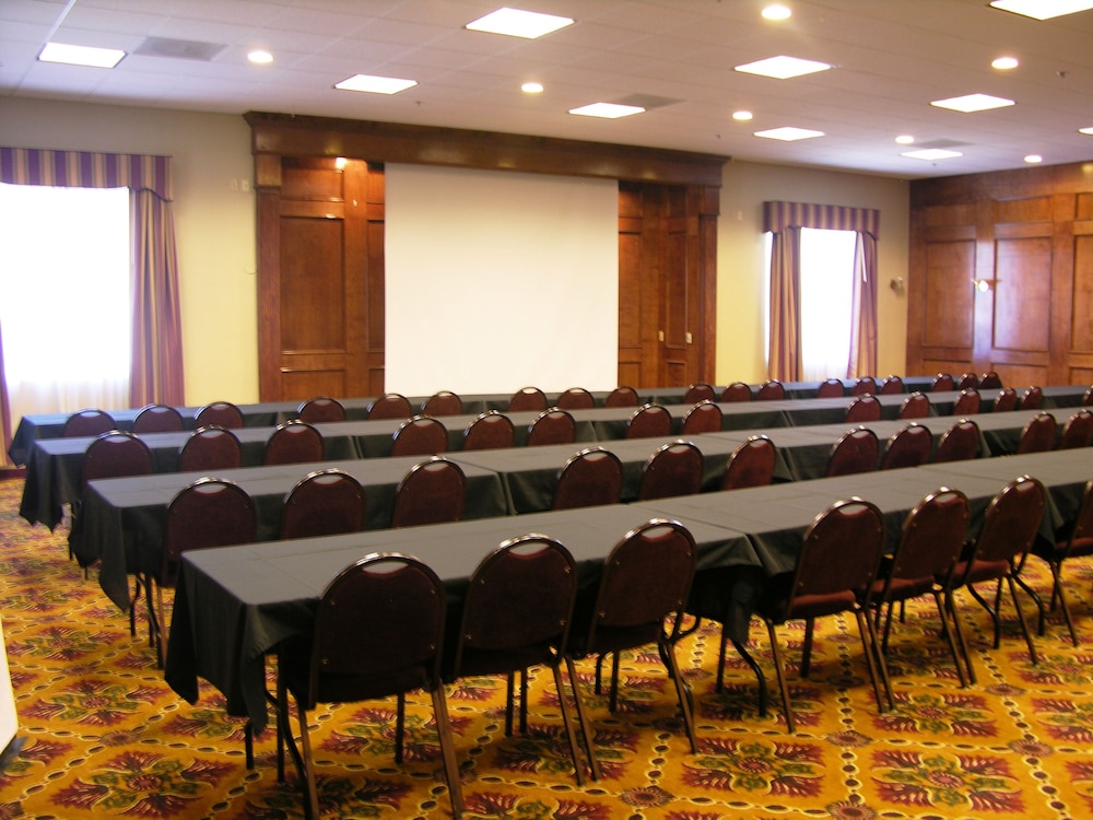 Ashmore Inn and Suites - photo 33