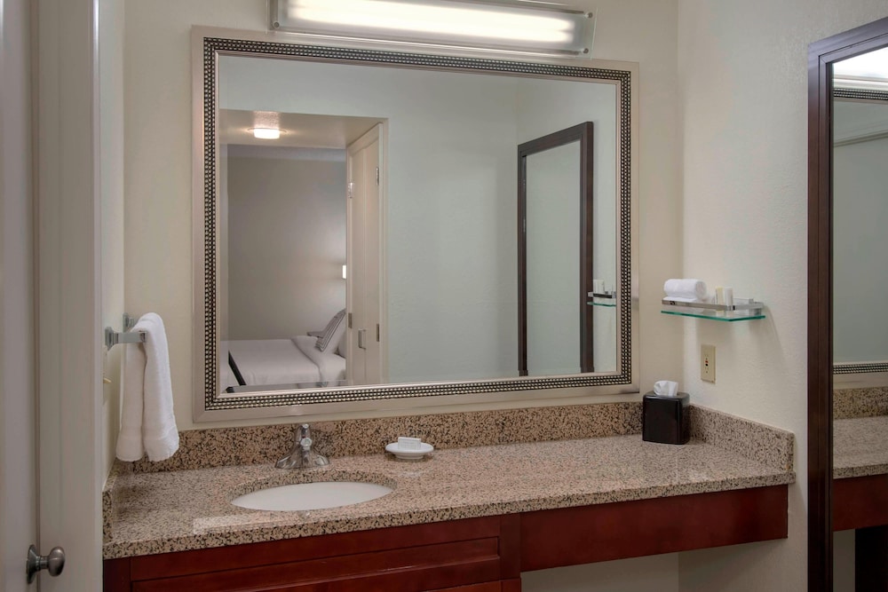 Residence Inn by Marriott Philadelphia Valley Forge - photo 10