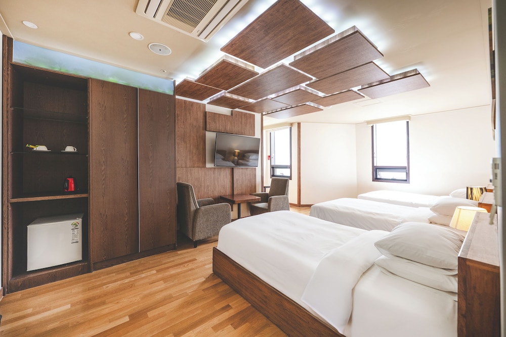 Sunset Hotel — Busan — photo 4