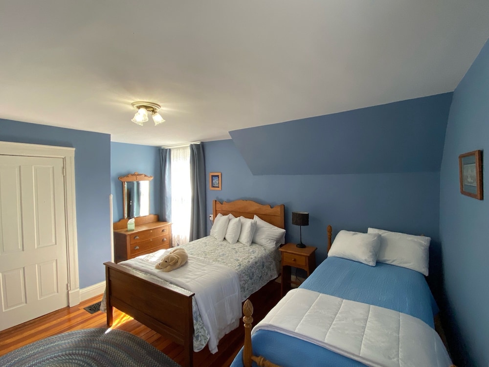 The Dancing Bear Inn - photo 4