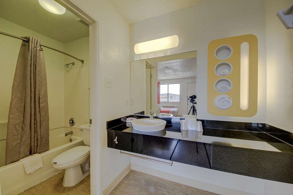 Motel 6 San Antonio TX Fort Sam Houston - photo 28