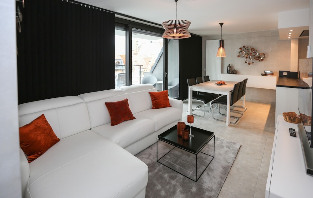 Apartment in Middelkerke with Large Terrace — 4-Star Luxury Hotel in Middelkerke, Belgium