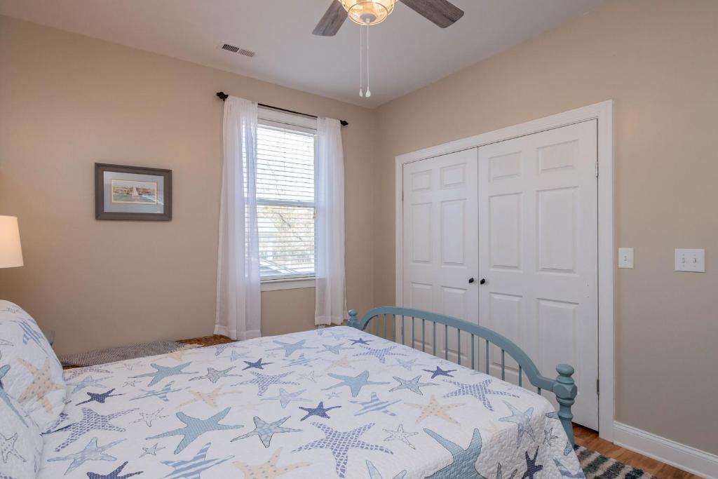 The Sassy Seahorse by Oak Island Accommodations - photo 31
