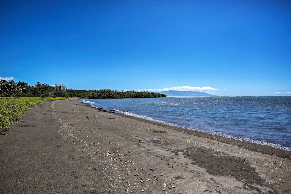 High End Resort Condo Nestled on Molokai Shoreline — hotel in Kaunakakai