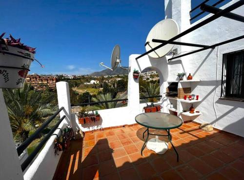 1 Bed with Mountain Views — carbon neutral stay, Benalmadena