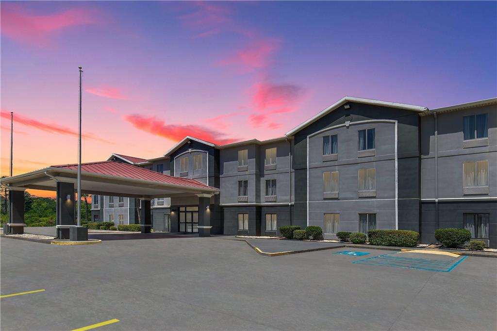 Baymont by Wyndham Moss Point Pascagoula - photo 6