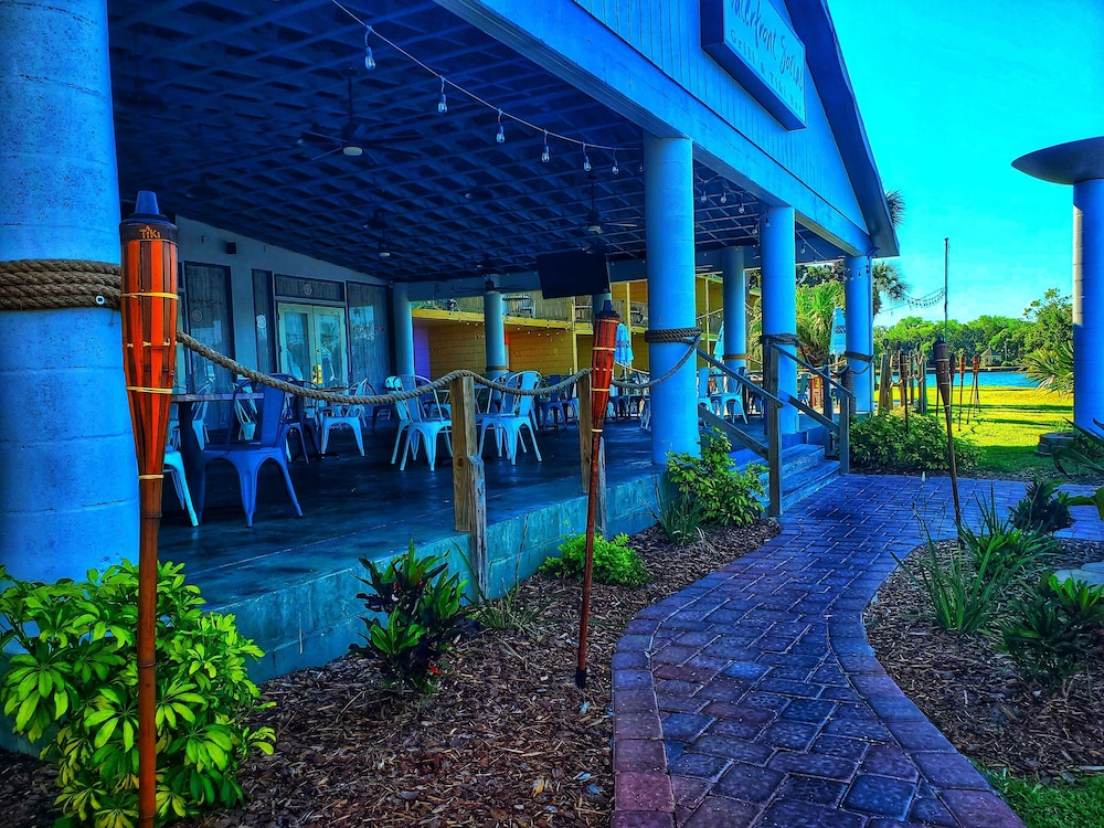 The Port Hotel & Marina - photo 23