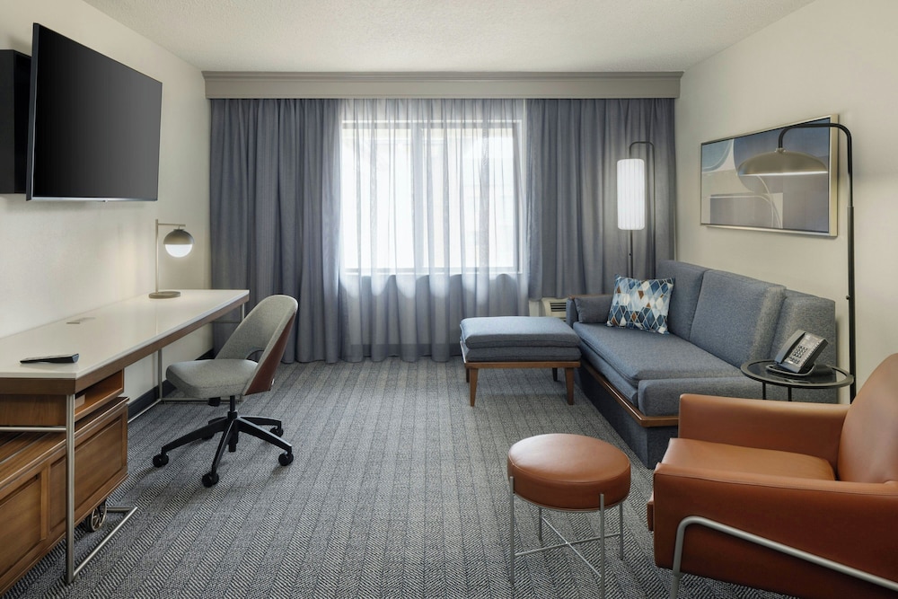 Courtyard by Marriott Springfield Airport - photo 25