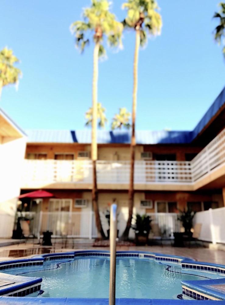 Delos Reyes Palm Springs - photo 26