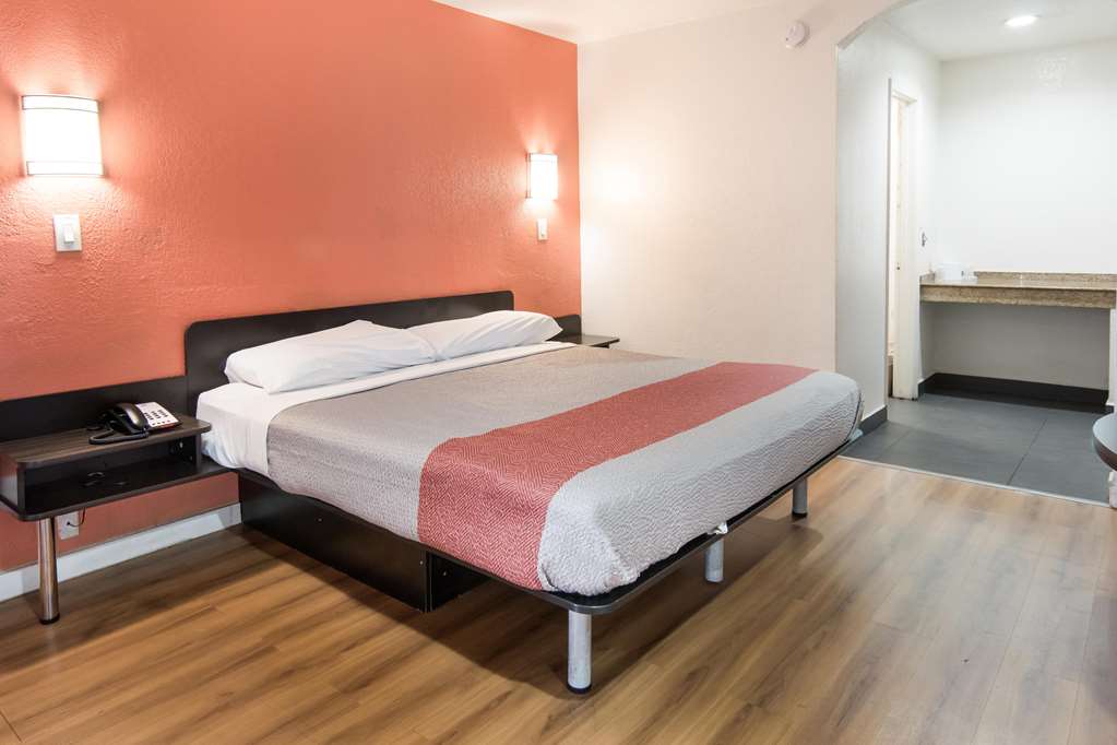 Motel 6 Fort Worth TX Seminary - photo 13