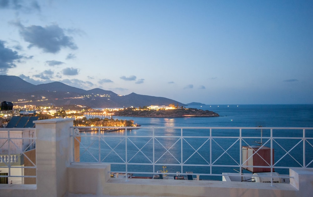 Bellevue Suites — 4-Star Luxury Hotel in Agios Nikolaos, Greece