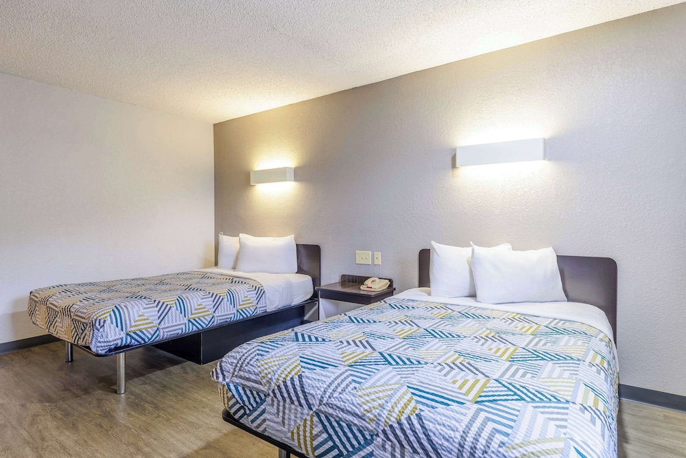 Motel 6 Boerne TX - photo 16