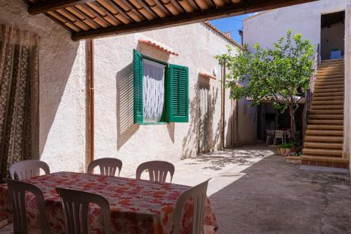 Casa Dorotea — 4-Star Luxury Hotel in Tre Fontane, Italy