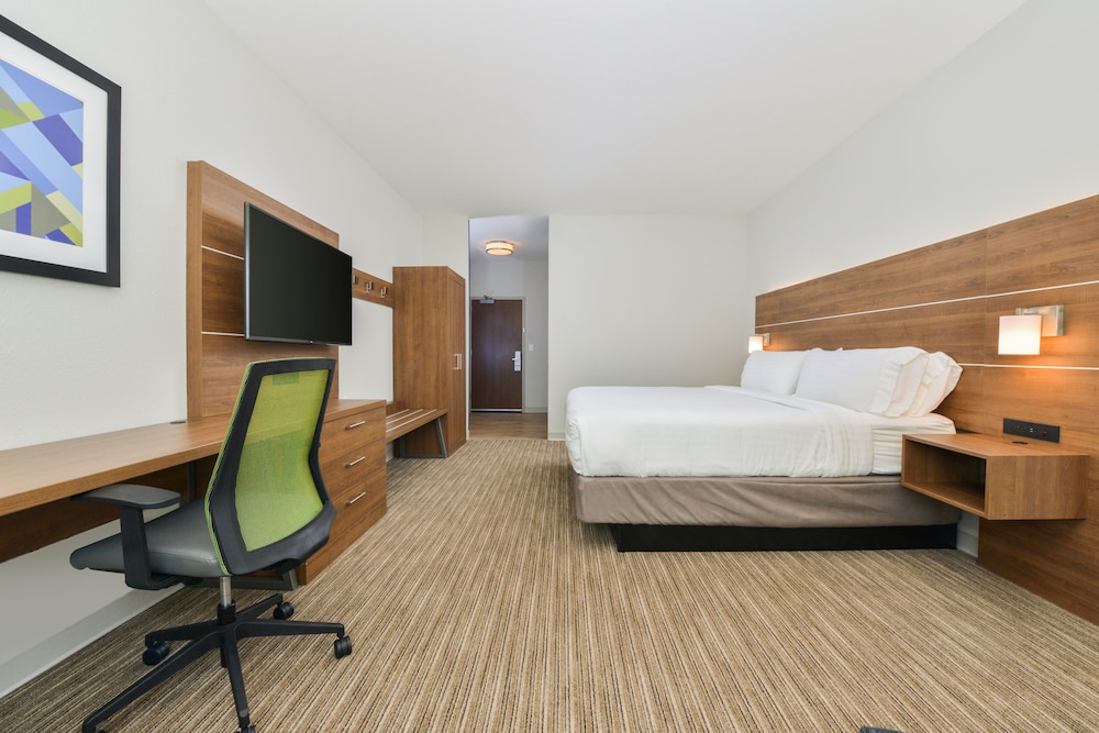 Holiday Inn Express & Suites Chadron by IHG - photo 2