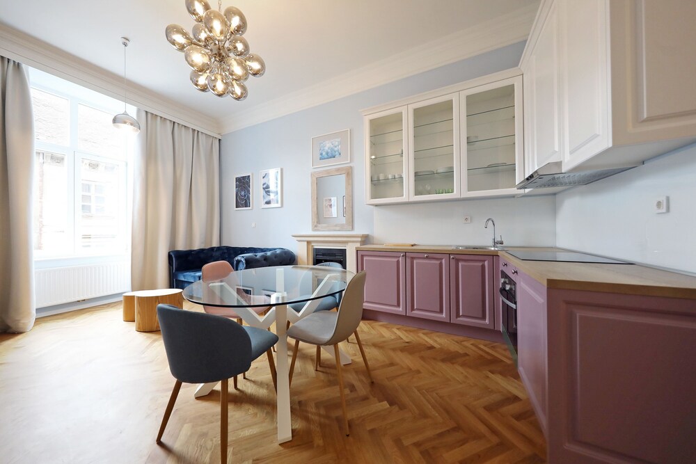 Central Apartments Zagreb — 4-Star Luxury Hotel in Zagreb, Croatia