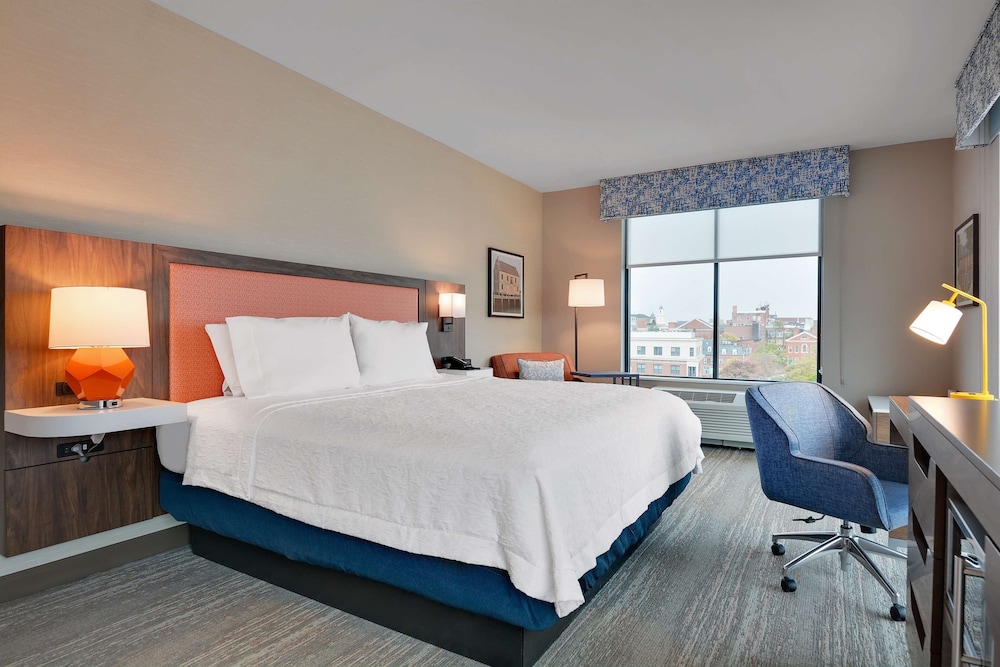 Hampton Inn Salem Boston - photo 11