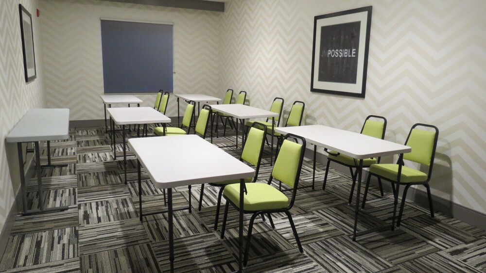 Holiday Inn Express & Suites Shippensburg by IHG - photo 61