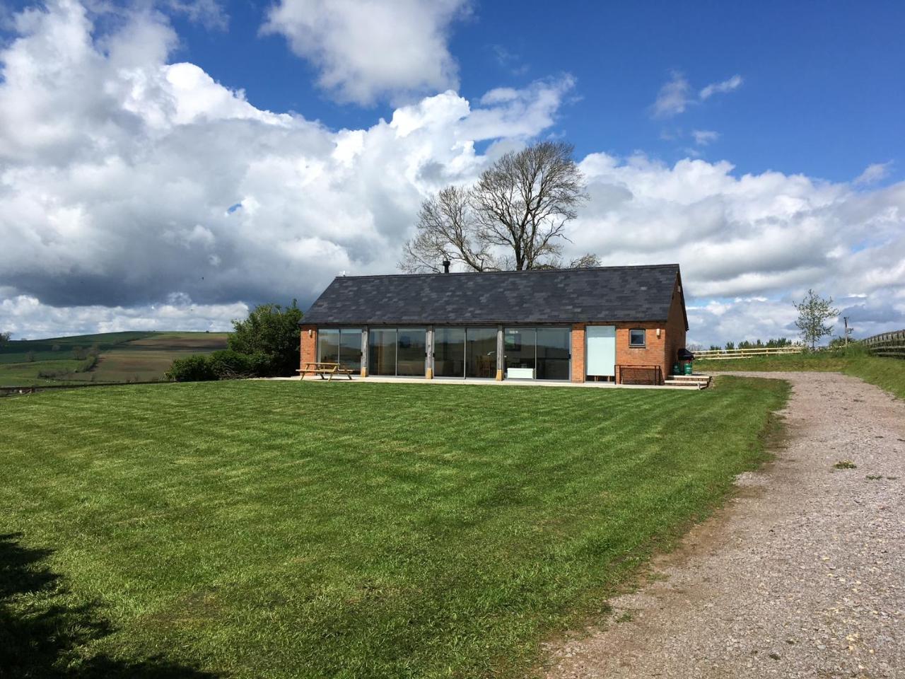 Red Brick Barn in Banbury, United Kingdom