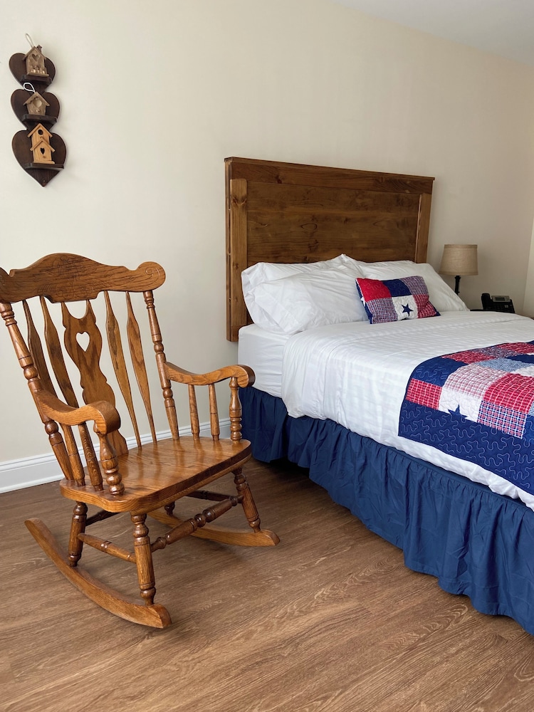 Country Inn of Hazlet - photo 7