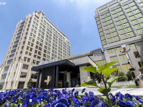 The Grand Hotel — hotel in Wenzhou