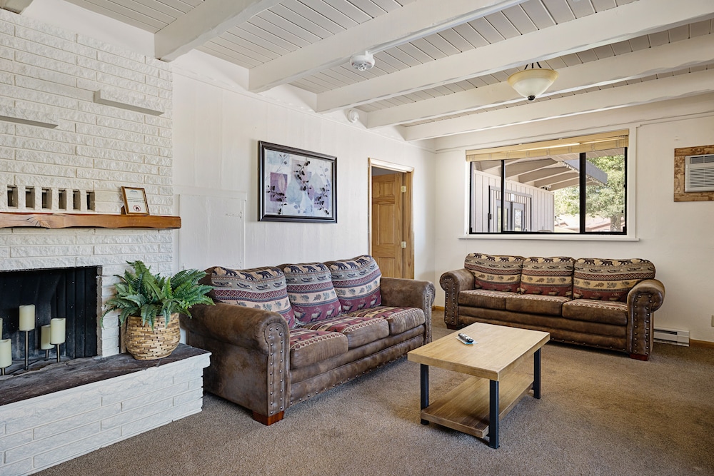 Elk Refuge Inn - photo 49