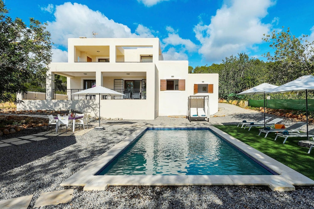 Villa Aguas Blancas — 4-Star Luxury Hotel in Santa Eularia Des Riu, Spain