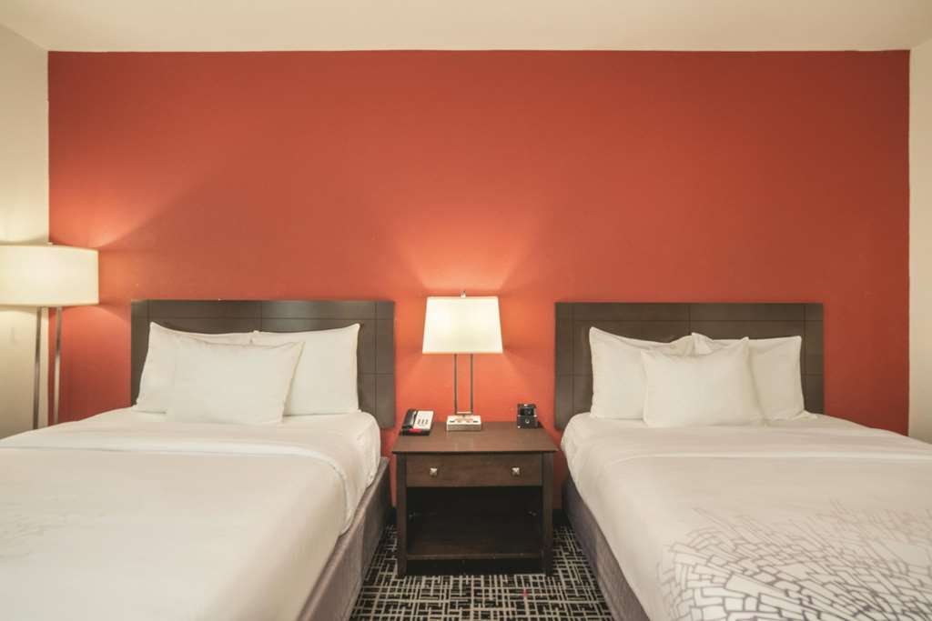 La Quinta Inn & Suites by Wyndham Smyrna TN Nashville - photo 7