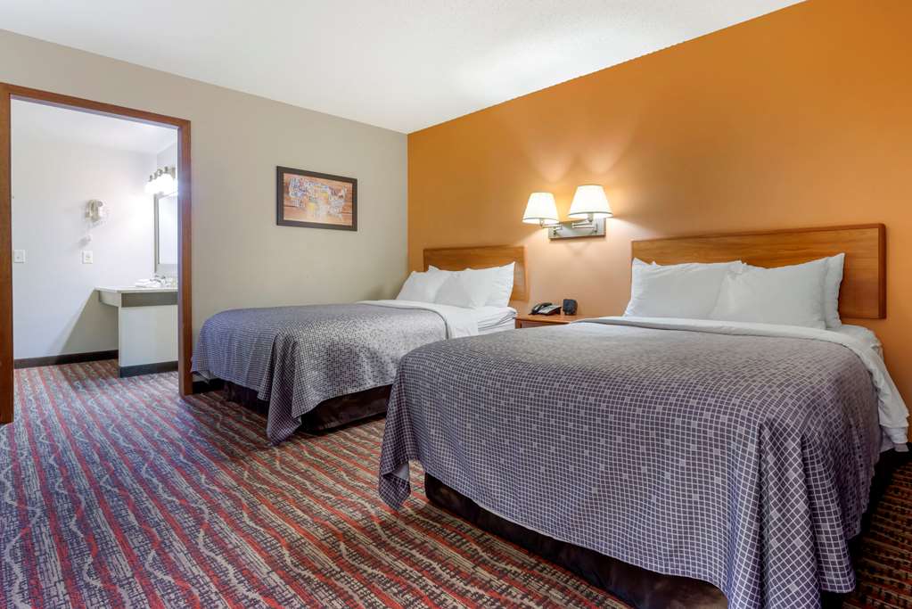 Econo Lodge Lakeview - photo 15