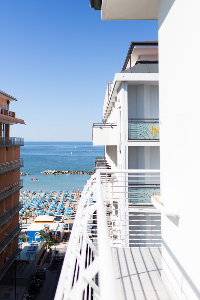 Hotel Universal - carbon neutral hotel in Cattolica