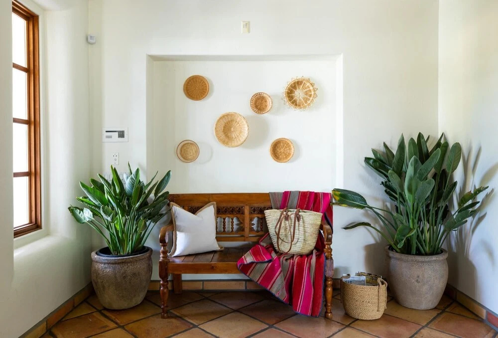 8 Br Spanish Resort Style W Gorgeous Pool & Fire Pit 8 Bedroom Home - featured photo