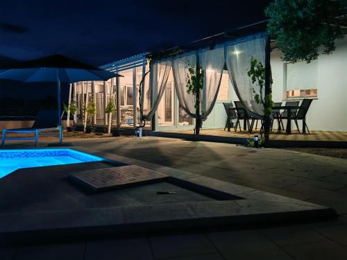 Holiday house Beka — 4-Star Luxury Hotel in Sibenik, Croatia
