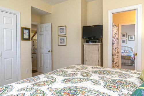 Beach Joy by Oak Island Accommodations - photo 35