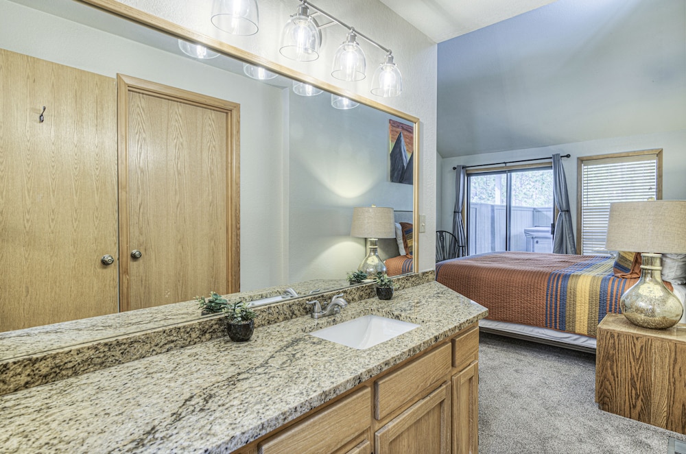 Klamath Unit 19 — Sunriver — photo 4