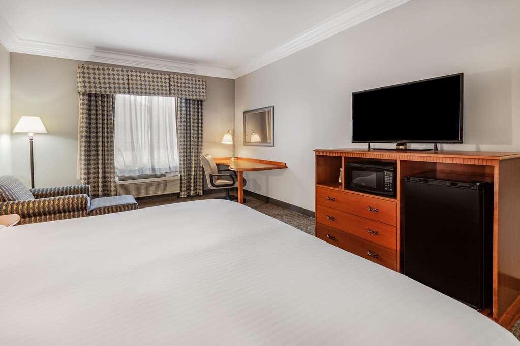 Days Inn by Wyndham Altavista - photo 27