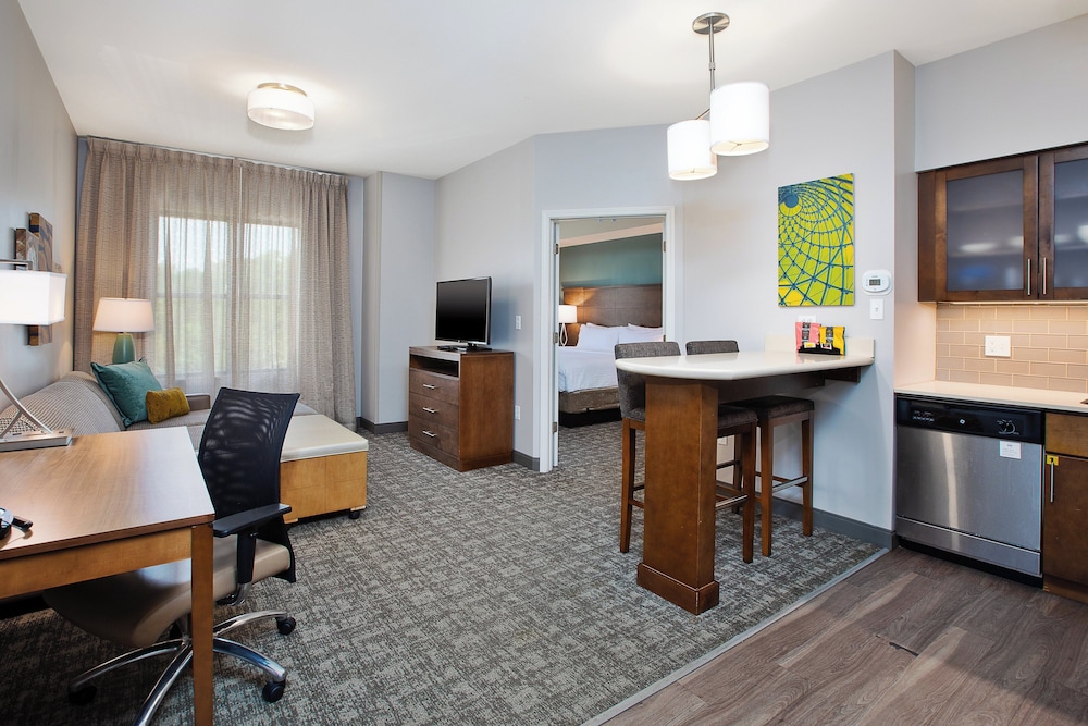 Staybridge Suites Auburn Hills by IHG - photo 6