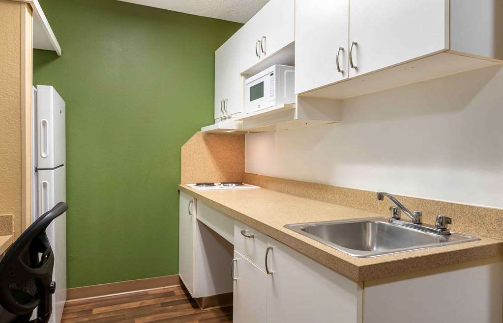 Extended Stay America Suites Merrillville US Rte 30 - photo 10