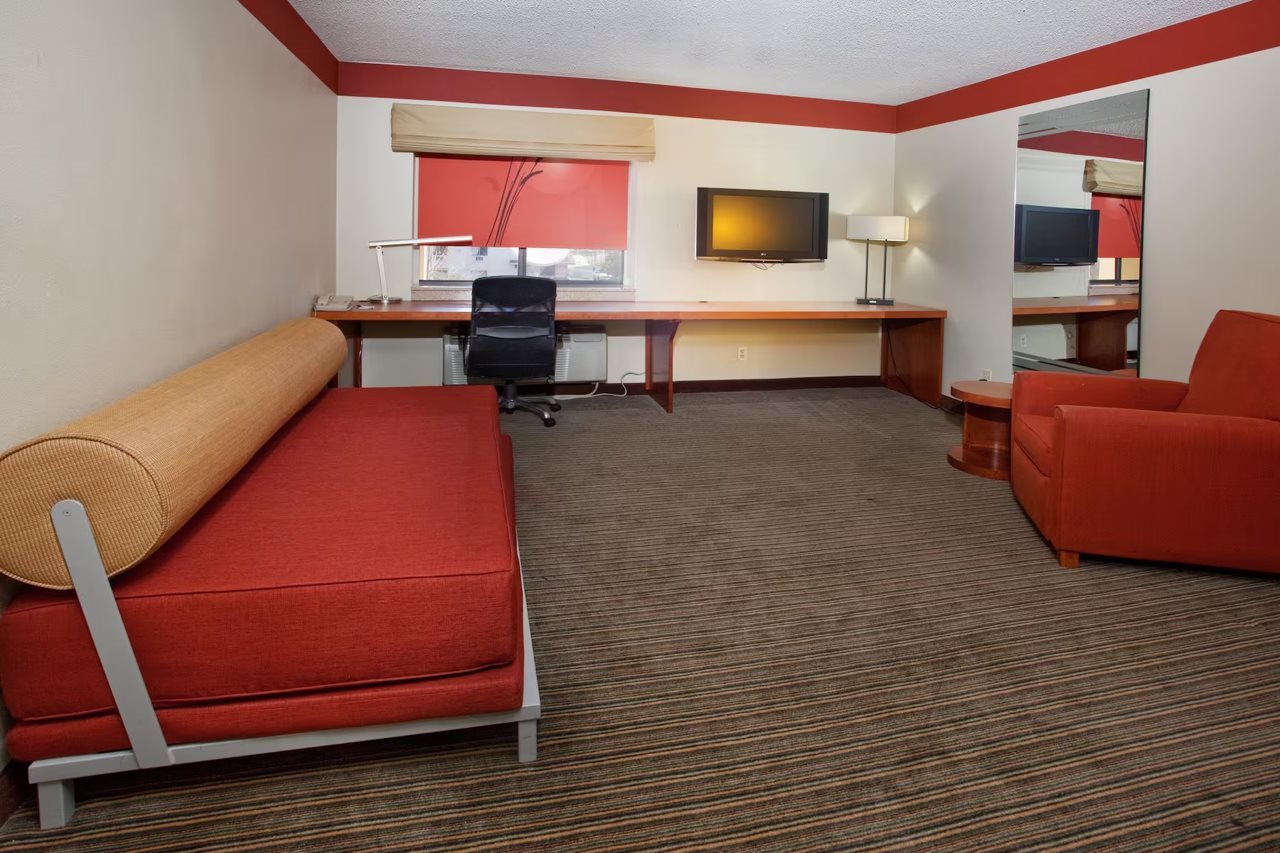 Travelodge by Wyndham Columbus State University - photo 19