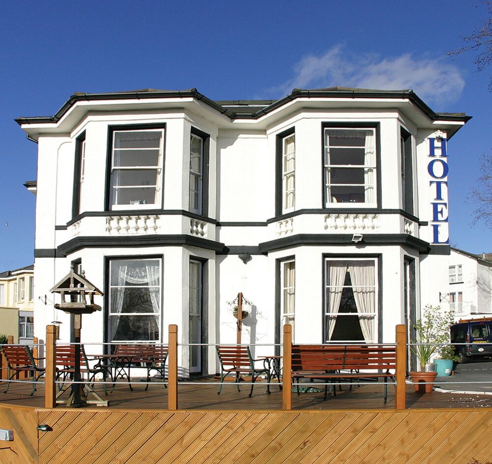 Tor Dean Guest House — 4-Star Luxury Hotel in Torquay, United Kingdom