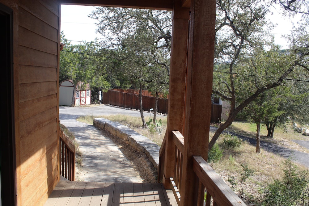 The Den Family Friendly Close to Fiesta Texas - photo 22