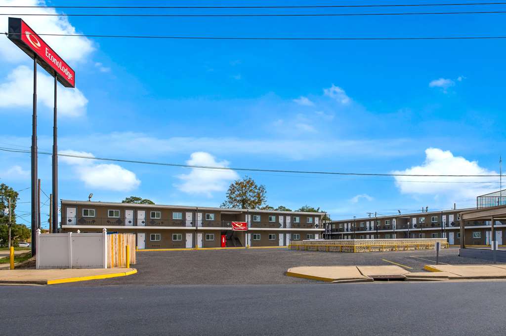 Econo Lodge Gretna New Orleans - carbon neutral hotel in Gretna