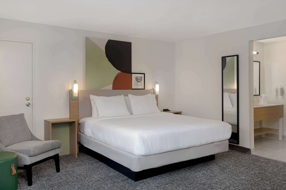Spark by Hilton Savannah Midtown - photo 12