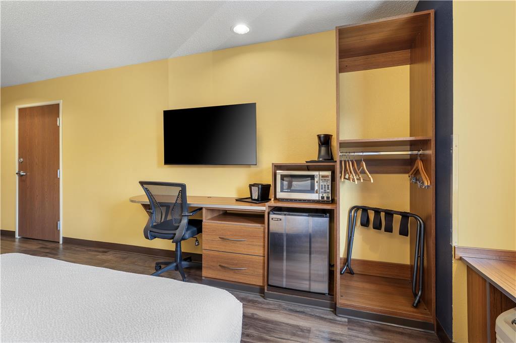 SureStay Plus Hotel by Best Western Keyser - photo 8