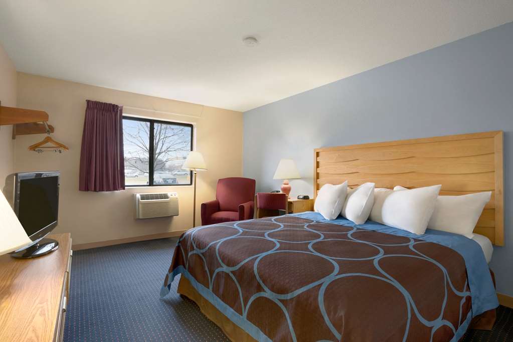 Super 8 by Wyndham Cromwell Middletown - photo 18