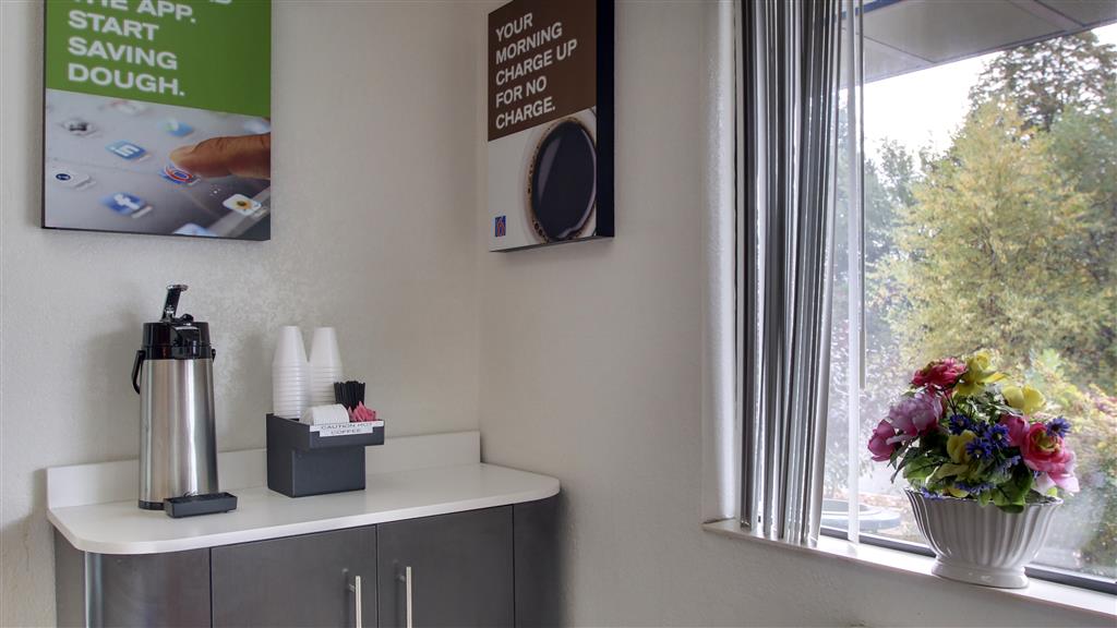 Motel 6 Des Moines IA North - photo 24