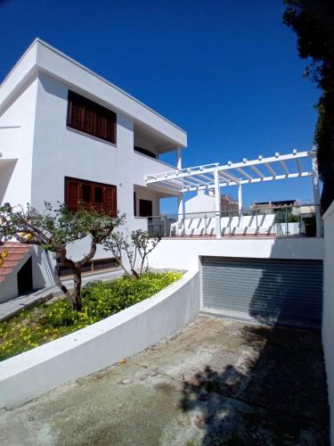 Carachouse Pellaro - carbon neutral hotel in Pellaro