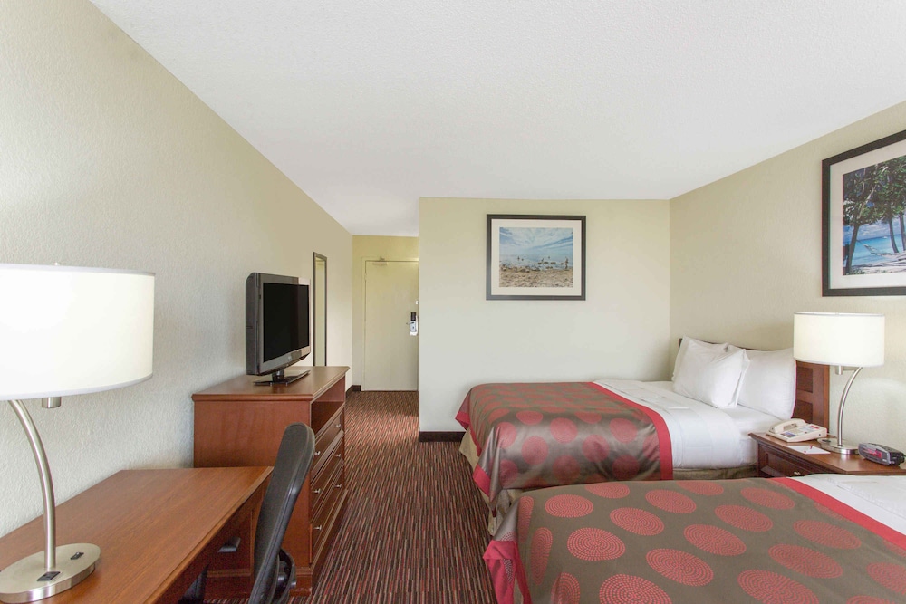 Ramada by Wyndham Hialeah Miami Airport North - photo 6