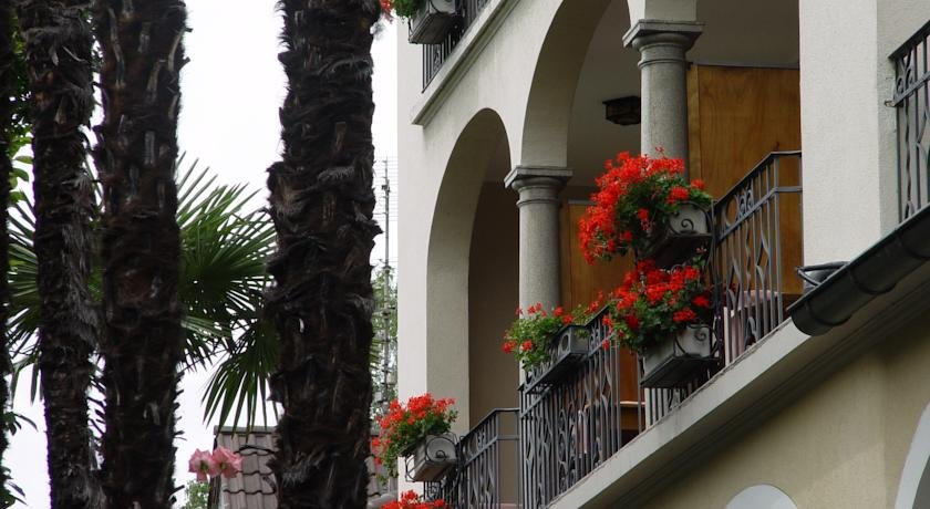 Camelia - carbon neutral hotel in Muralto