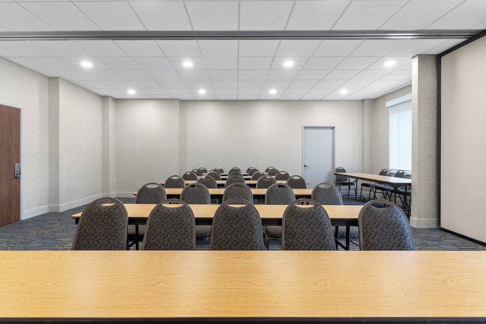 Holiday Inn Express Coralville by IHG - photo 47