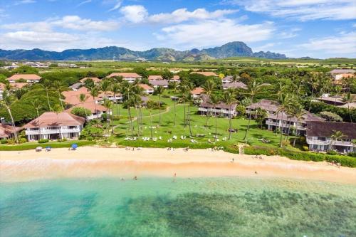 Kiahuna Plantation Unit 42 Air Conditioning 2 Minute Walk to Beach — 4-Star Luxury Hotel in Koloa, United States