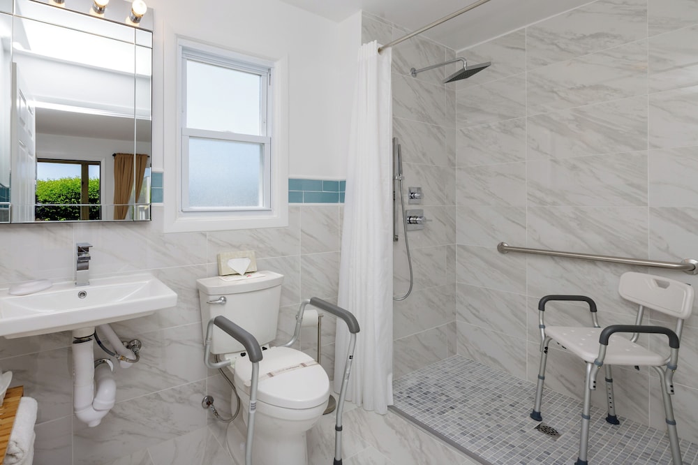 Ocean Resort Inn - photo 43